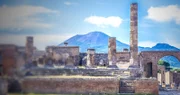 Pompeji ‒ die antike römische Stadt am Fuße des Vesuvs. Als der Vulkan vor knapp 2000 Jahren ausbricht, macht er die Stadt unsterblich. Eine Fundgrube für die Wissenschaft.