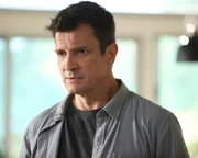 Nolan (Nathan Fillion) versucht, das Beste aus seiner Versetzung zu machen. Doch kaum angekommen, gerät die Situation langsam außer Kontrolle.