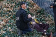 Medical Examiner Jimmy Palmer (Brian Dietzen, l.)