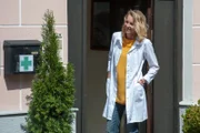 Ellmaus neue Apothekerin Franziska Hochstetter (Simone Hanselmann).