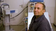 Aufgrund seiner geschädigten Leber und Nieren verbrachte Klaus ein Jahr im Krankenhaus.