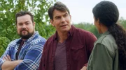 Dave Leigh (Kristian Bruun, l.), Harley Carter (Jerry O'Connell) und Detective Sam Shaw (Sydney Tamiia Poitier)