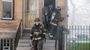 Matthew Casey (Jesse Spencer, l.), Christopher Hermann (David Eigenberg, M.)