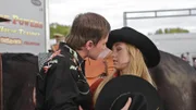 Chase (Torrance Coombs) und Amy (Amber Marhall) haben Erfolg mit ihrem Kurs. Im Überschwang der Begeisterung kommt es zu einem Kuss.