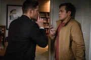 Dean Winchester (Jensen Ackles, l.); Jack (Alexander Calvert, r.)