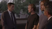 Haben die Brüder Lance (M.) und Ted Nixon (2.v.r.) wegen eines Musikinstruments den 19-jährigen Johnny Crawford erschossen? Lt. Joe Kenda (Carl Marino, l.) ermittelt ...