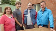 Foto, v.li.n.re.: Gunda, Marco, Noha und Trödelprofi Andreas Bierschock