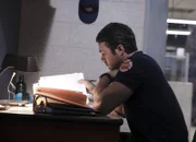 Chicago Fire Der Feuerteufel - Prove It Staffel 2, Episode 2 In seine Arbeit vertieft: Taylor Kinney als Kelly Severide