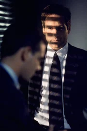 Ritter (Richard Ruccolo, l.); Fox Mulder (David Duchovny, r.)