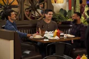 (v.l.n.r.) Riley (Parker Young); Todd (Myko Olivier); Badger (Johnny Ray Gill)