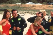 Verzweiflung macht sich breit: Caroline (Yasmine Bleeth, l.) und April (Kelly Packard) wissen nicht weiter.