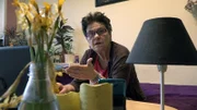 Rentnerin Regina ist entsetzt über die Fake-Profile, die sich als sie ausgeben.