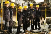 Hodges, Wendy und Mandy versuchen gemeinsam mit einer Gruppe von High School Schülern einen alten Fall zu lösen. Dafür suchen sie in einem ausgebrannten Gebäude nach verwertbaren Spuren.