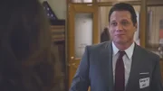 Erin staunt nicht schlecht, als sie nach einem grauenhaften Speed-Dating Robert McCoy (Holt McCallany), einen ihrer Dating-Partner, in ihrem Büro vorfindet. Währenddessen ermitteln Danny und Baez in einem Fall, bei dem eine Frau an einer Überdosis Lidocain gestorben ist ...
