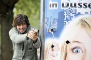 Als Lara und Hartmut von den Hackern angegriffen werden, kommen ihnen Ben (Tom Beck) und Semir zur Hilfe.