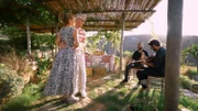'Golden Bachelor' Franz Sträk lernt die Single-Frauen bei einem kulinarischen Date kennen, die um sein Herz kämpfen wollen. Mit Sylvia tanzt er zu Gitarrenmusik.
