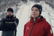 School of Champions Staffel 2 Folge 1 Zwei Welten prallen aufeinander: Simon Hatzl als Stefan Veighofer, Josephine Ehlert als Franziska Huber