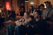 Fiebern bei Nawal mit: Emilia Warenski als Dani Strobl, Mikka Forcher als Luca Rossi