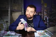 In seiner Surprise-Show "Mission Wahnsinn" verteilt Comedian Ingmar Stadelmann Geld, jedenfalls, dann, wenn die Kandidaten die harten Aufgaben lösen