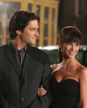 Für Jim (David Conrad, l.) und Melinda (Jennifer Love Hewitt, r.) ist der Tag noch nicht vorbei, denn der Geist von Zoe hat sie um Hilfe gebeten ...