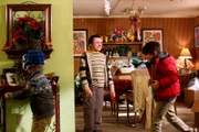 Brick (Atticus Shaffer, M.) wird kurzerhand als Babysitter für die Kinder ihrer Nachbarn abgestellt. Ist das wirklich eine gute Idee?
