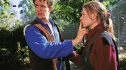 Martinas (Katja Strobel) Mann Alexander (Kai Buth) hat sich als Installateur auf das Gefängnisgelände begeben, um Martina zur Flucht zu verhelfen...