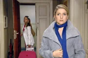 Anna (Jeanette Biedermann, r.) ist geschockt, als sie von Katjas (Karolina Lodyga, l.) Plänen erfährt.