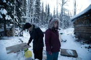 Chris und Jessi Morse planen ihr Projekt einer Vorratskiste für Lebensmittel, bevor sie die Teile zusammensetzen. (National Geographic/Chris Baldwin)