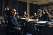 Die Chefin. Dunkelfeld Teil 2. Jonathan Hutter als Korbinian Kirchner, Vogel als Robert Heffler, Jürgen Tonkel als Paul Böhmer, Katharina Böhm als Vera Lanz, Aybi Era als Mavi Neumann
