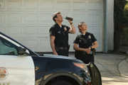 Jeder Versuch den Hubschrauber zum Landen zu bewegen ist vergeblich. Nolan (Nathan Fillion) und Chen (Melissa O'Neil) müssen erst alle Prüfungen der "Heldenreise" bestehen, bevor die Gefahr endgültig gebannt ist.
