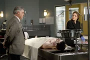 Grayson wurde in seiner eigenen Badewanne ertränkt. Detective Korsak und Maura Isles wollen die Mordserie schnell aufklären.