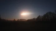 Überall auf der Welt beobachten Menschen Geheimnisvolles am Himmel.