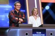 Die Kandidat:innen des Teams "Bergdoktor": Der Schauspieler Hans Sigl (r.) und die Schauspielerin Natalie O'Hara (l.).