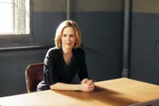 Anne Gillette (Sarah Paulson) wird zur Hauptverdächtigen im Mordfall ihrer Eltern.