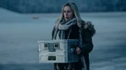 Nina Kautsalo (Iina Kuustonen) wartet darauf, Dr. Thomas Lorenz die entscheidenden Blutproben zur endgültigen Vernichtung des Jemen-Virus übergeben zu können.
