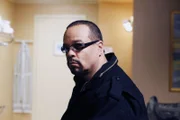 Detective Fin Tutuola (Ice-T) ermittelt in dem Mordfall eines angesehenen Ehepaares, die für ihre großzügigen Spenden bekannt sind.