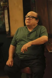 Frank Reynolds (Danny DeVito)