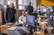 Robertson (Gary Lewis)