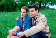 ARD/MDR FAMILIE DR. KLEIST IV. STAFFEL FOLGE 43, "Nicht so einfach mit der Liebe", am Freitag um 10:45 Uhr im ERSTEN. Lisa (Marie Seiser, l.) und Michael (Luca Zamperoni, r.) planen ihre Zukunft.