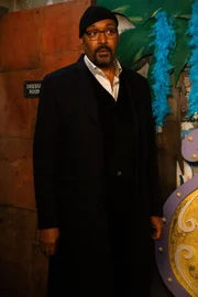 Alec Mercer (Jesse L. Martin)