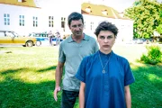 Klaus Lechner (Andreas Kiendl), Hana Roth (Naemi Florez)