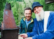 SRF bi de Lüt Wunderland - Goms VS Staffel 4, Episode 7 Nik Hartmann mit Elmar Schmid, der sich auf der Alp «Schineregmach» sein Paradies erbaut hat