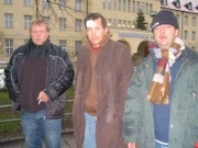 Willi Weitzel übernachtet heute im Park, um alles über Obdachlosigkeit zu erfahren. Prompt wird er von zwei Männern überfallen und verletzt. Schwede und Maze, begleiten ihn ins Krankenhaus.