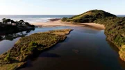 Die Wild Coast: dichte Küstenwälder, raue Klippen – und ein Paradies für Surfer.