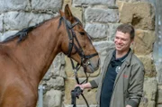 Alex und sein Pferd Porthos auf der Burg Oybin.