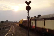 Der Shongololo Express verlässt Bulawayo (Zimbabwe) am Abend.