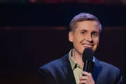 Comedian Till Reiners lädt ein zur Happy Hour