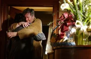 Richards (Edward Herrmann) Mutter verstirbt unerwartet. Als Emily bei der Organisation der Beerdigung auf einen Brief von Trixie an Richard stößt, hört sie abrupt mit der Planung auf und alles bleibt an Lorelai hängen ...
