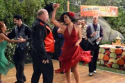 Kevin Chamberlin (Bertram), Stephanie Beatriz (Salma Espinoza).