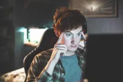 Nicky (Will Merrick) bereitet sich mental auf das Endspiel vor.
